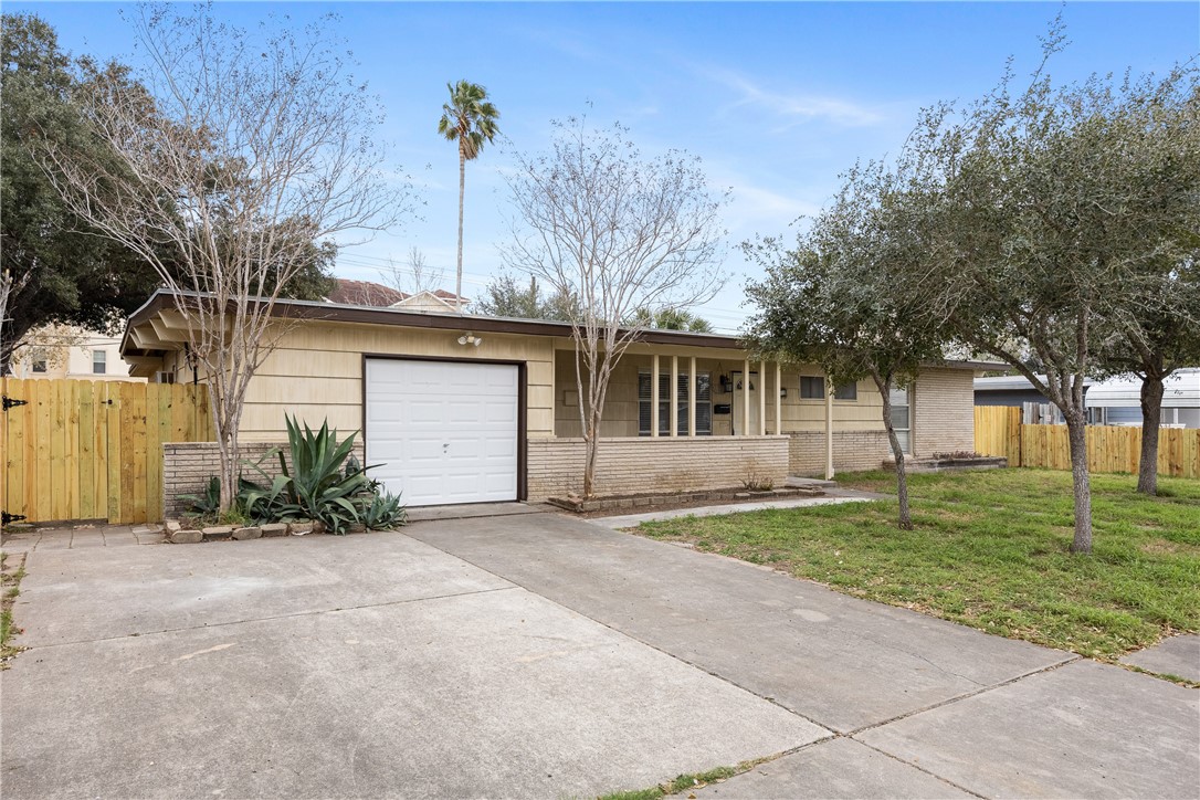 730 Santa Anita Dr Property Photo 3