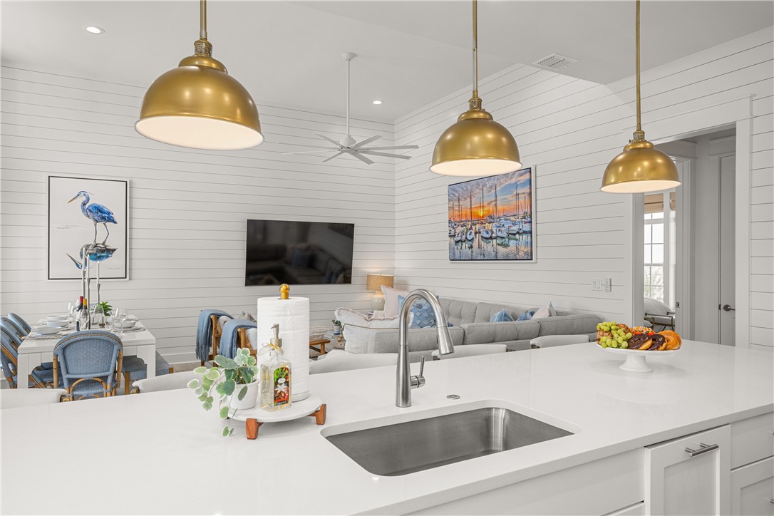 280 Sunrise Property Photo 14