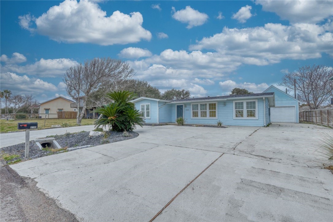 4034 Laguna Shores Road Property Photo 2