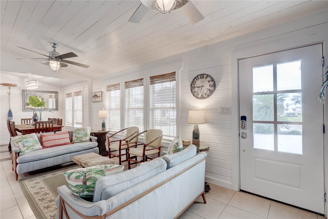 4034 Laguna Shores Road Property Photo 5