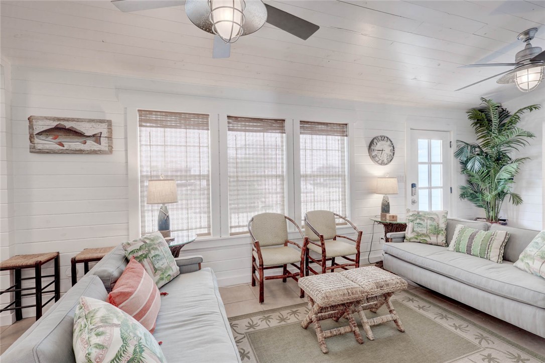 4034 Laguna Shores Road Property Photo 9