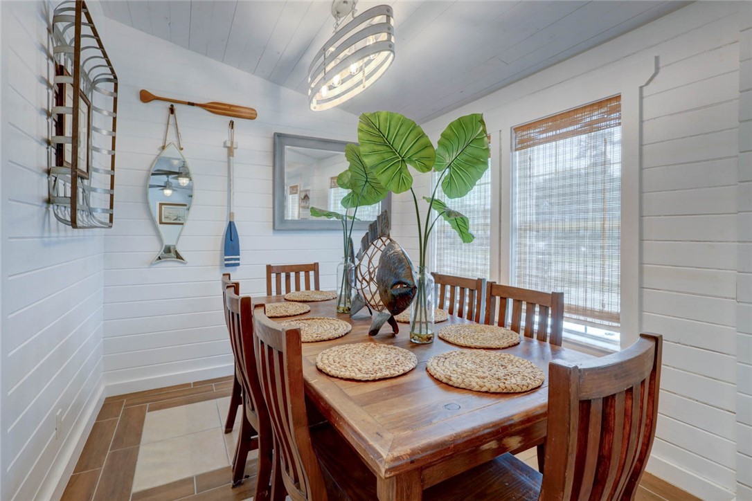 4034 Laguna Shores Road Property Photo 10