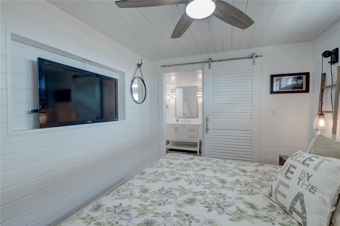 4034 Laguna Shores Road Property Photo 19
