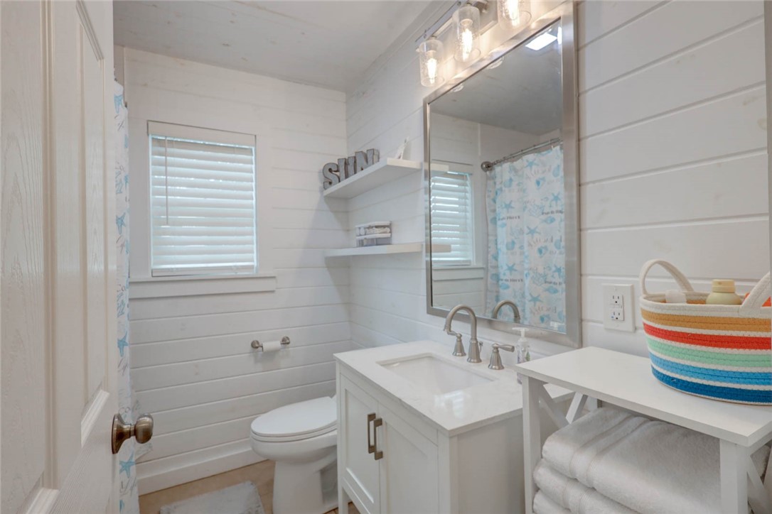 4034 Laguna Shores Road Property Photo 25