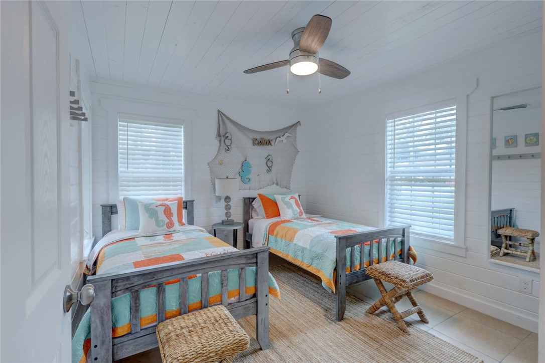4034 Laguna Shores Road Property Photo 28