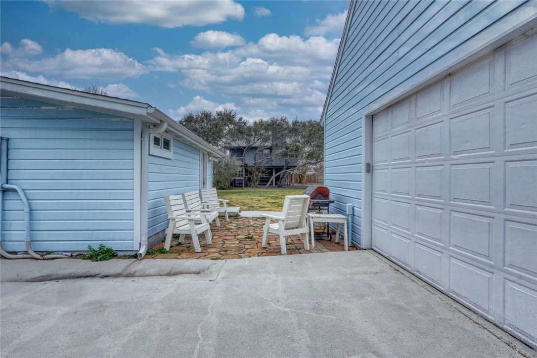 4034 Laguna Shores Road Property Photo 35