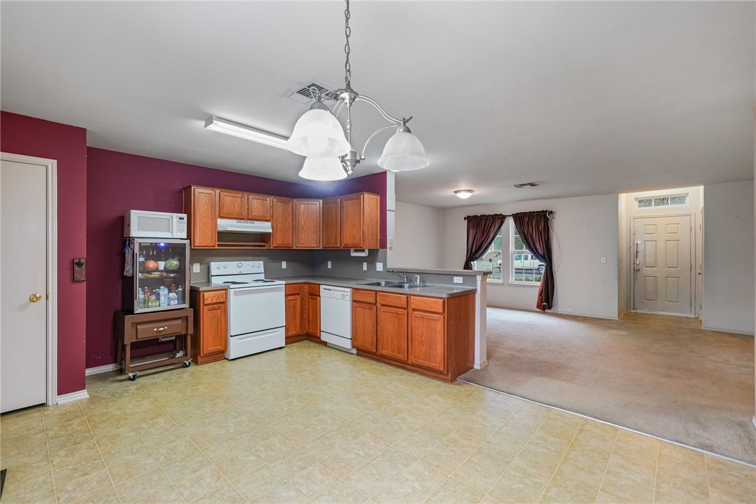 1713 Chisolm Property Photo 3
