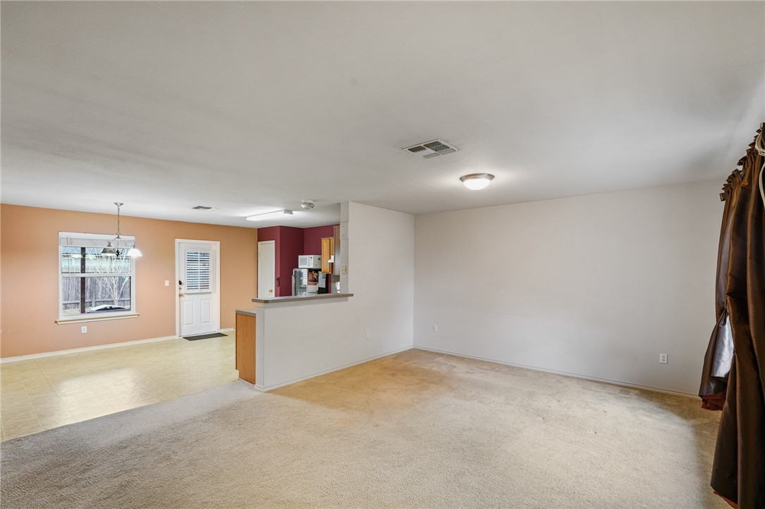 1713 Chisolm Property Photo 6
