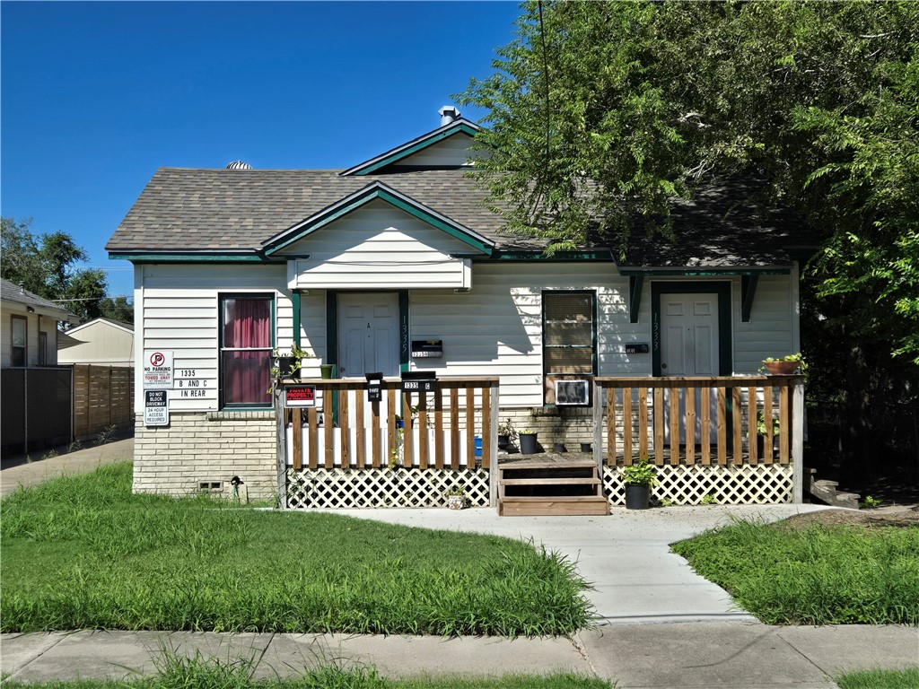 1335 6th St Property Photo 2
