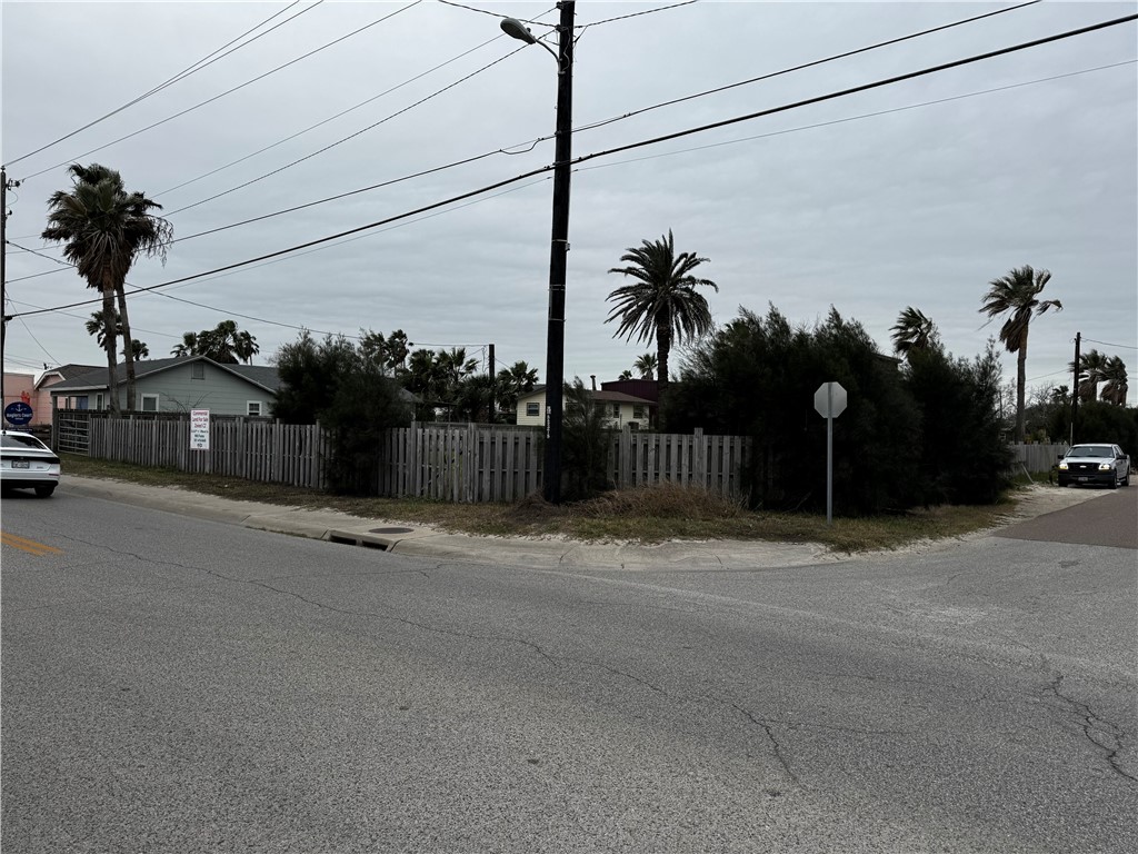 419 N Alister St Property Photo