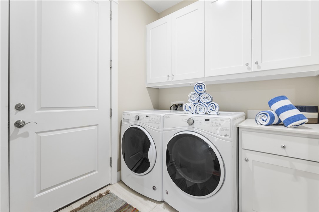 171 Sunset Ave B Property Photo 6