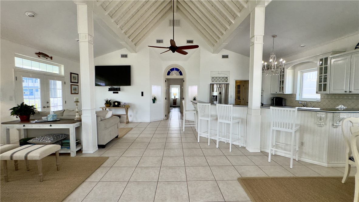 4820 Sanibel Property Photo 6