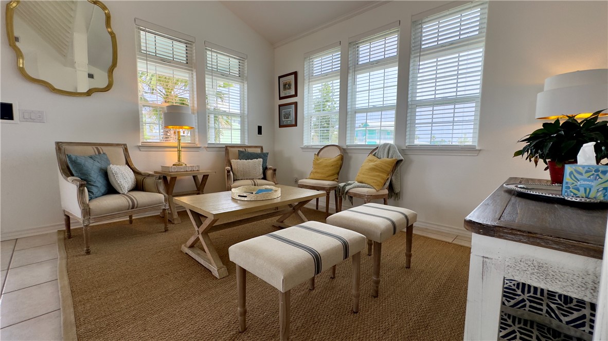 4820 Sanibel Property Photo 7