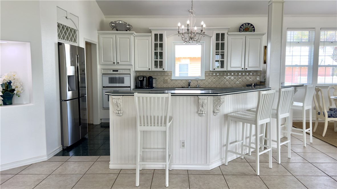 4820 Sanibel Property Photo 8