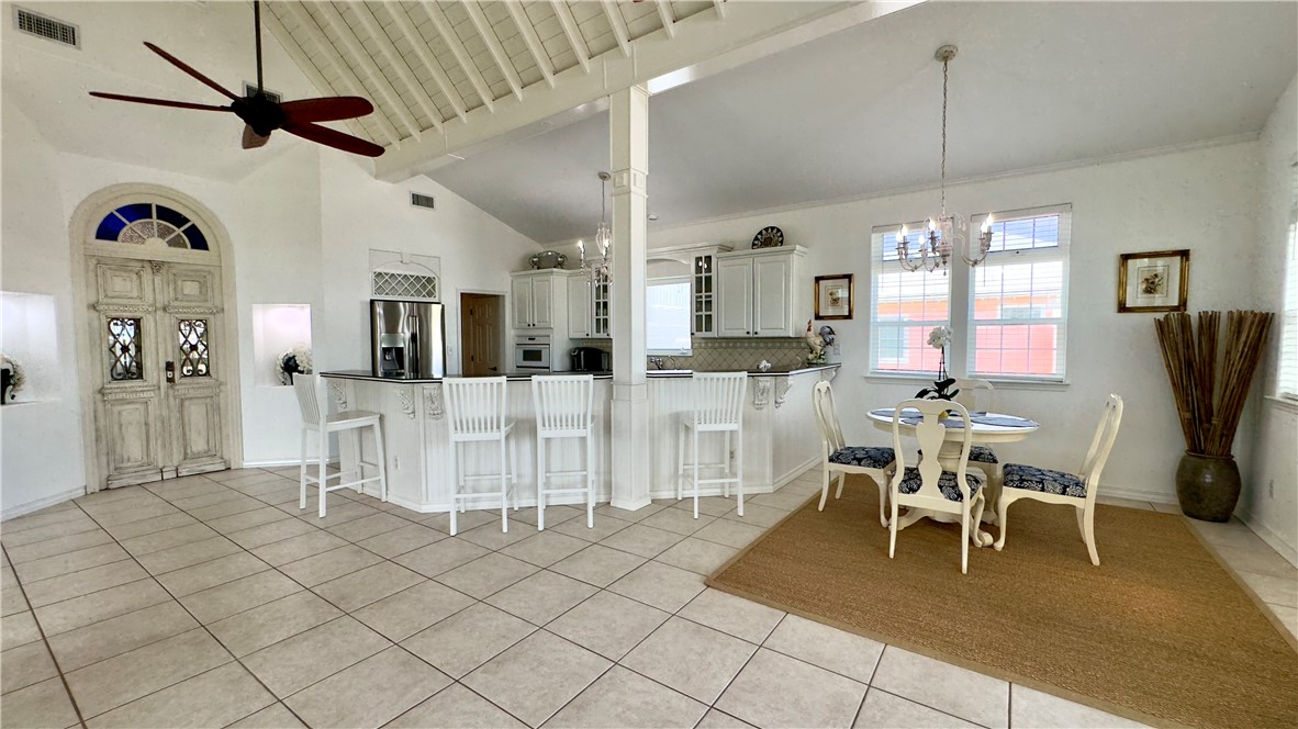 4820 Sanibel Property Photo 9