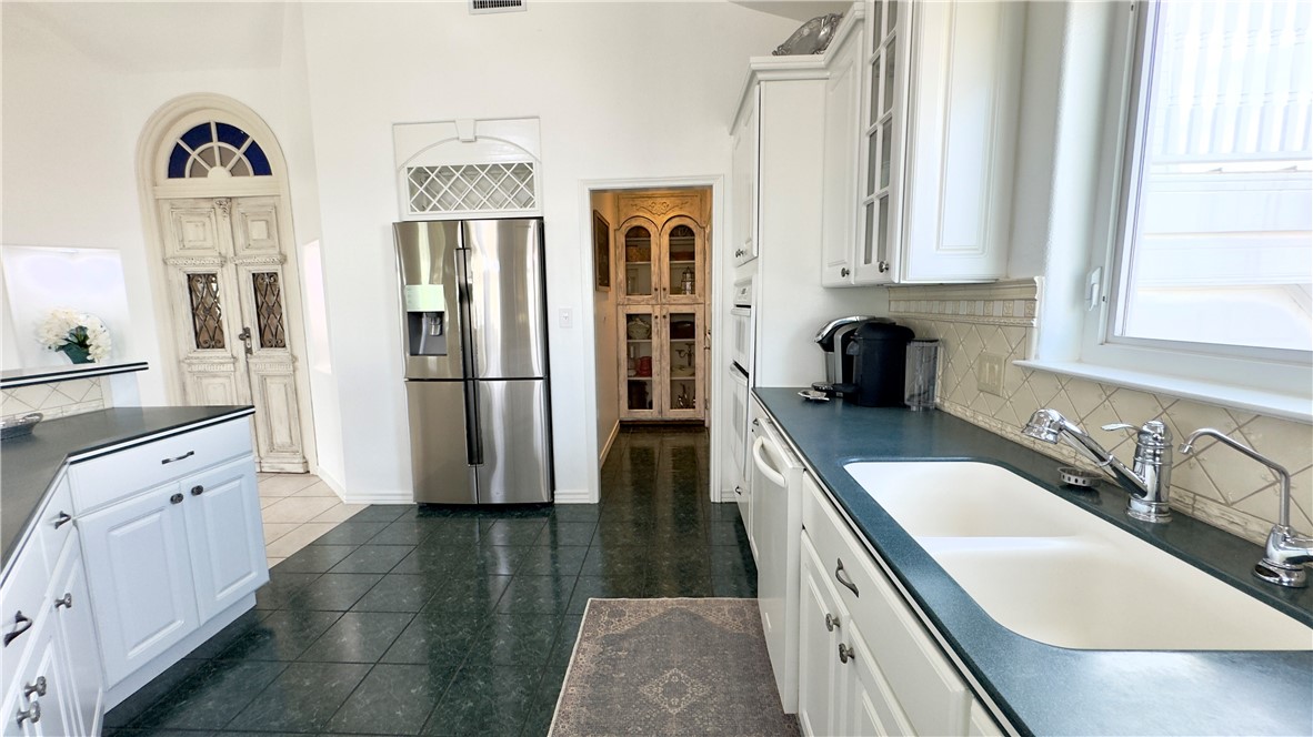 4820 Sanibel Property Photo 12