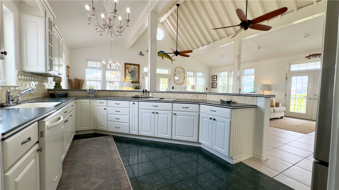 4820 Sanibel Property Photo 13
