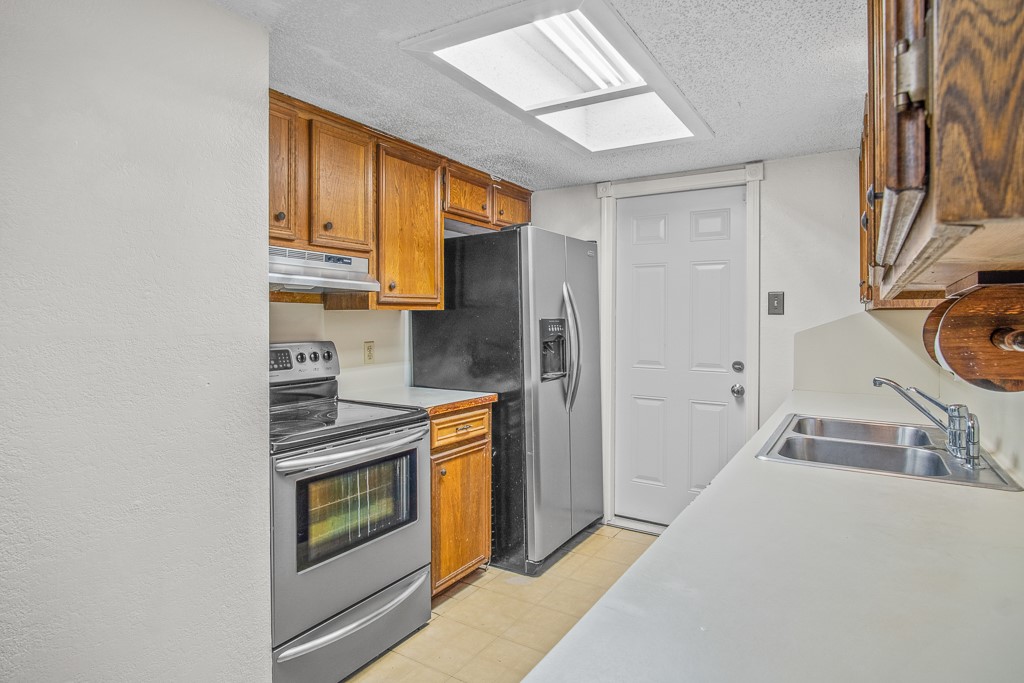 11918 Black Peak Dr Property Photo 10