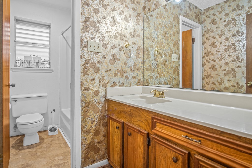 11918 Black Peak Dr Property Photo 13