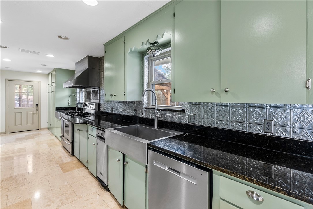 1303 Amy St Property Photo 14