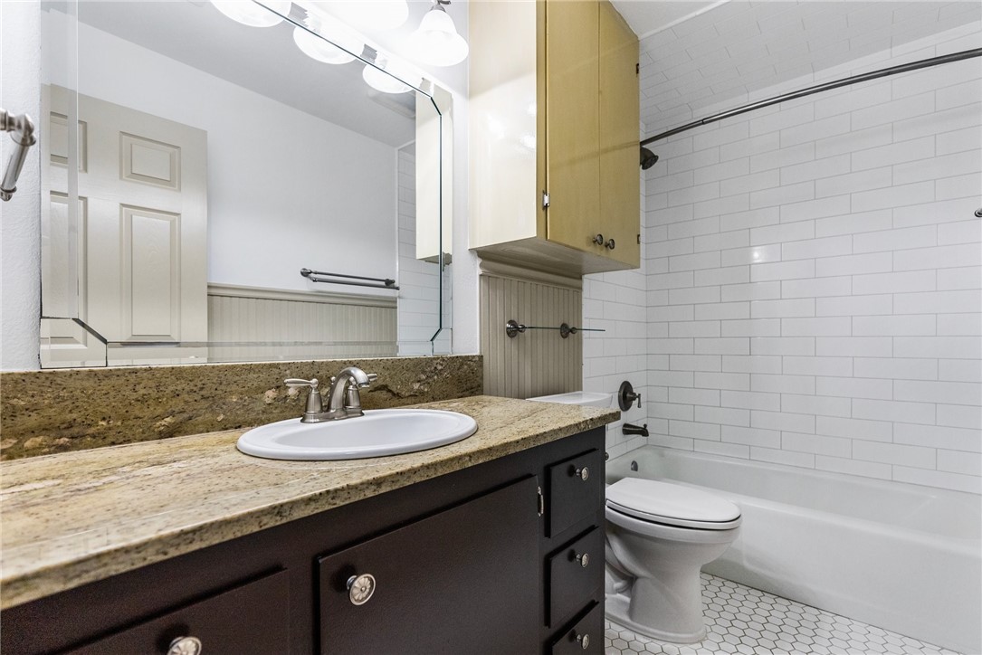 1303 Amy St Property Photo 24