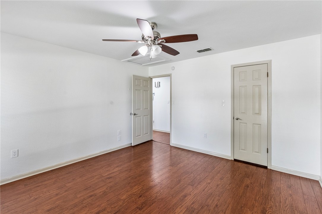 1303 Amy St Property Photo 28