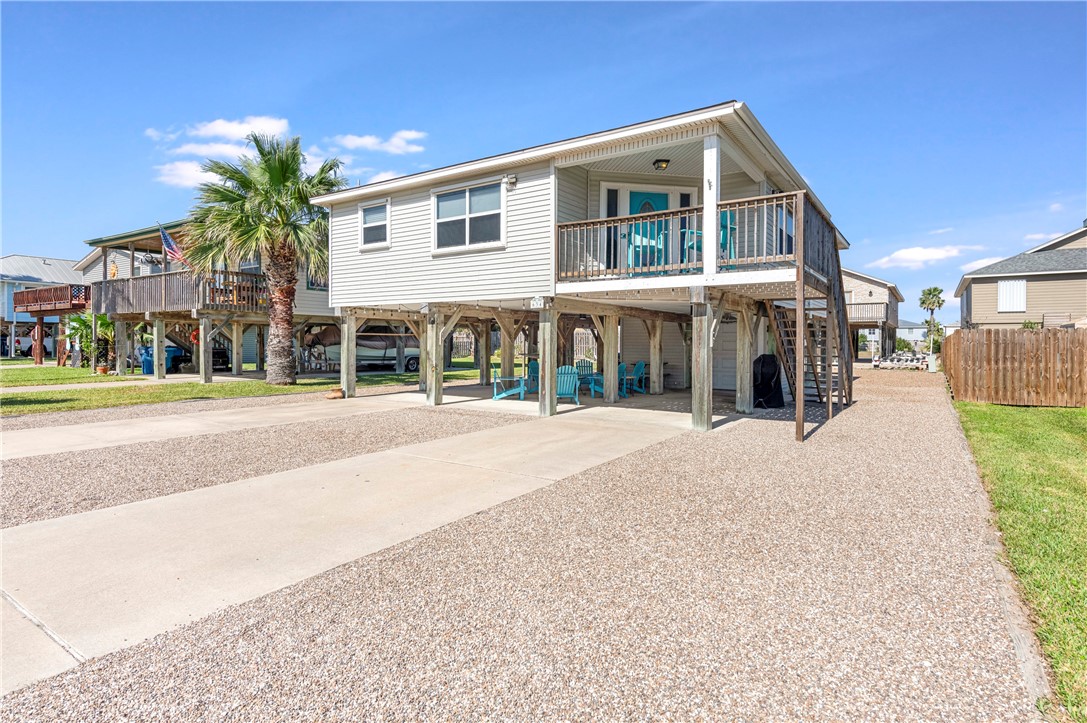 634 Pelican Circle Property Photo 4