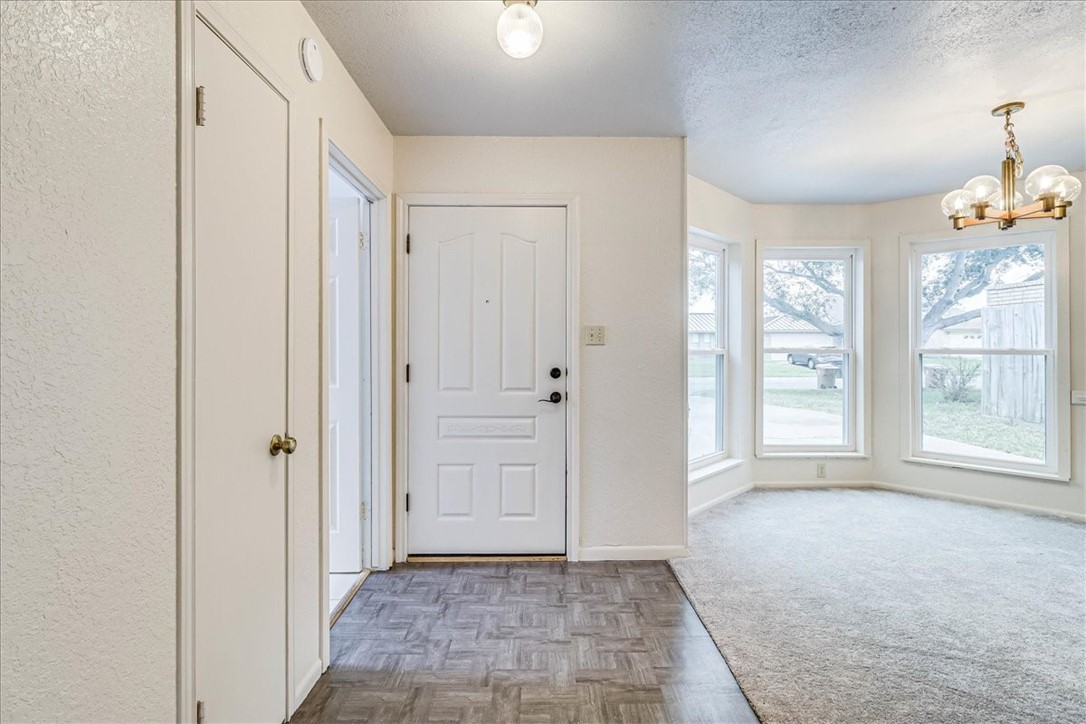 3105 Royal Ct Property Photo 2