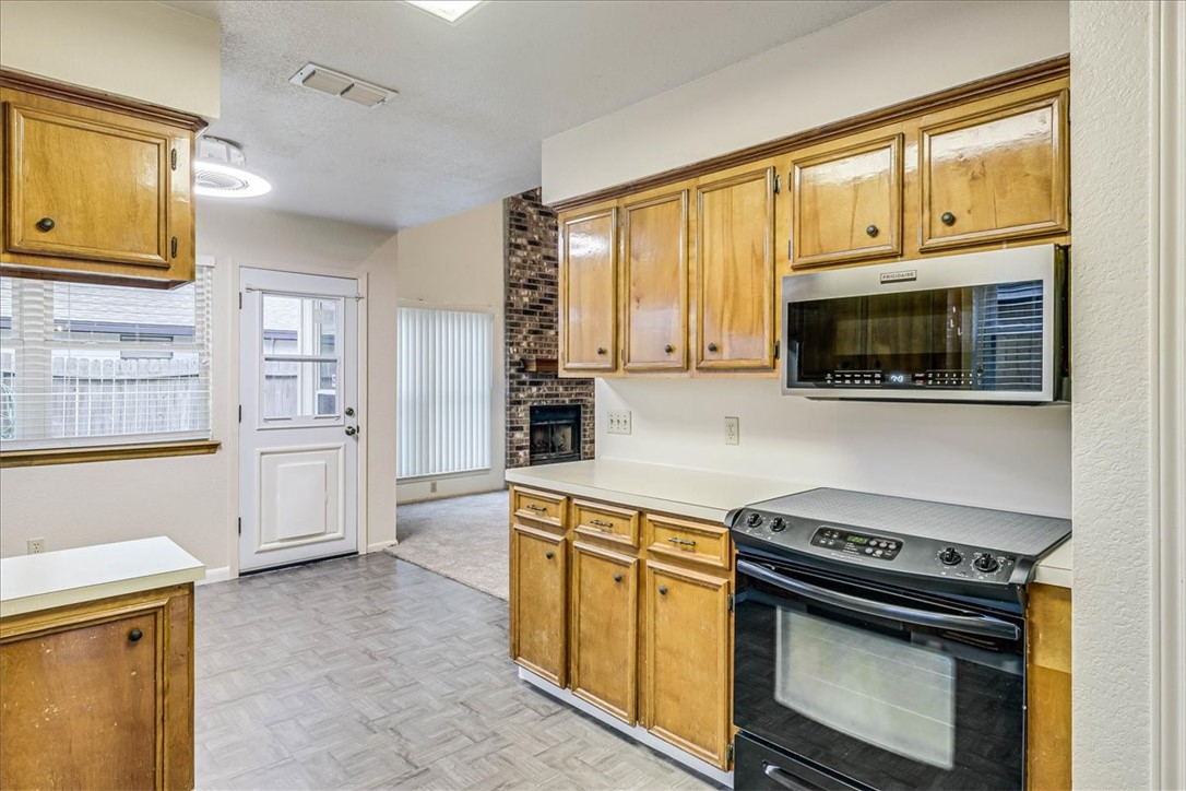 3105 Royal Ct Property Photo 6