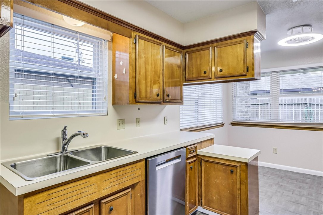 3105 Royal Ct Property Photo 11