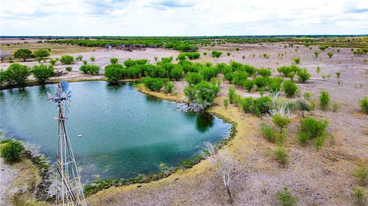 953 Fm-799 Property Photo 1
