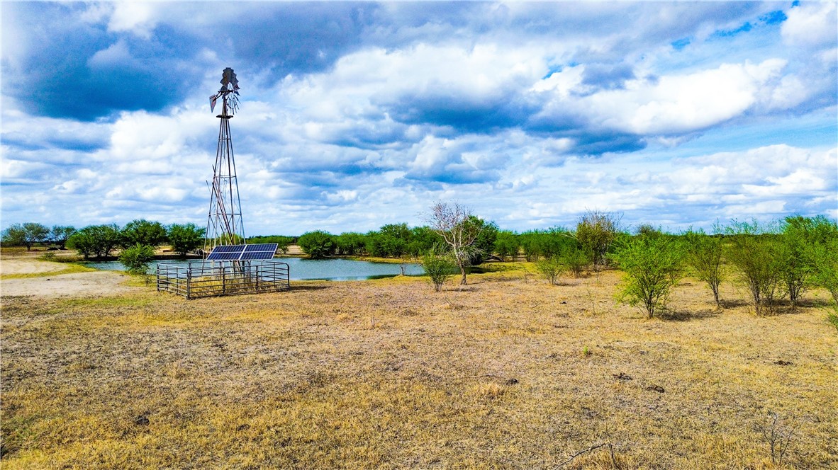 953 Fm-799 Property Photo 6