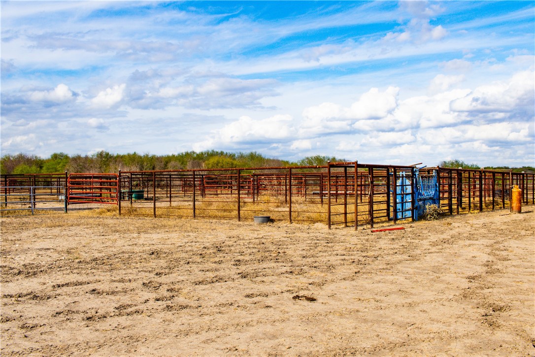 953 Fm-799 Property Photo 11