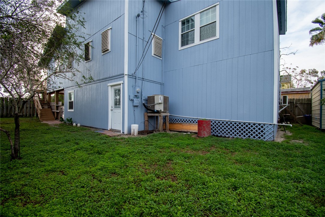 938 E Lakeside Dr Property Photo 39
