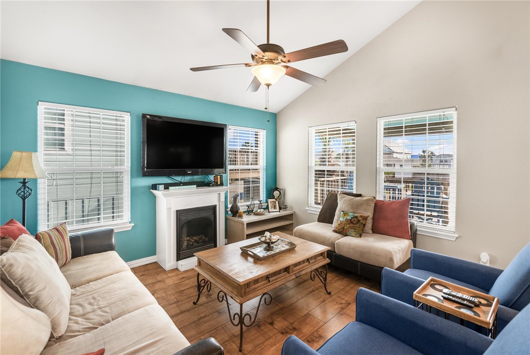 628 Dolphin Circ Property Photo 6