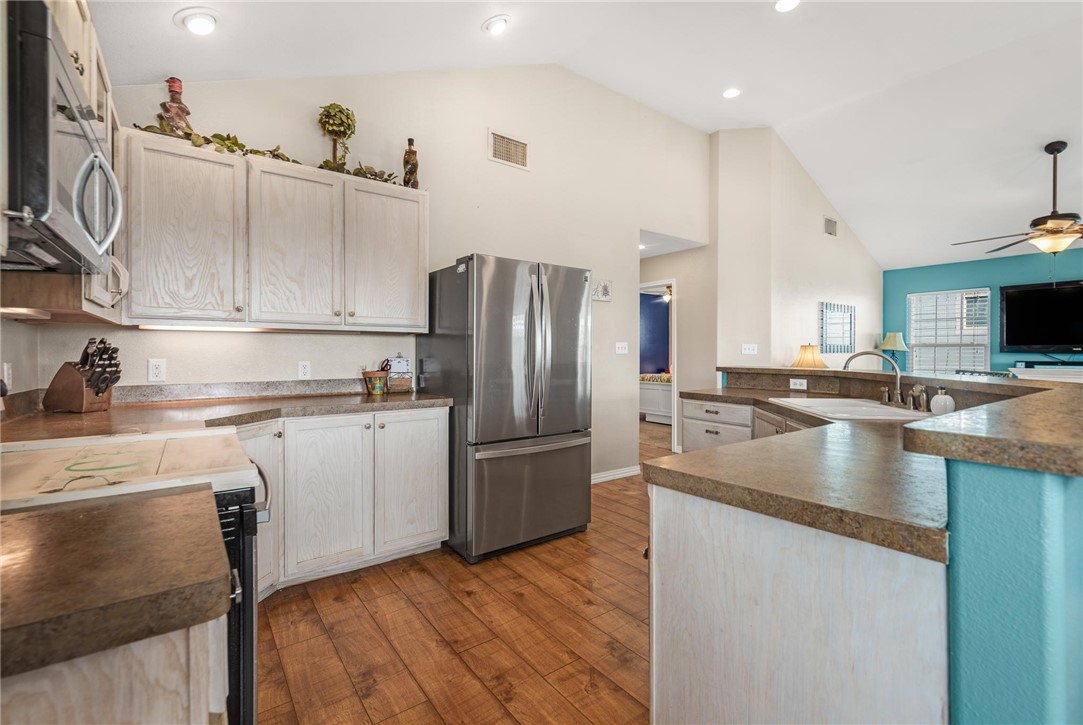628 Dolphin Circ Property Photo 10