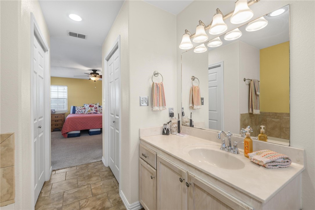 628 Dolphin Circ Property Photo 16