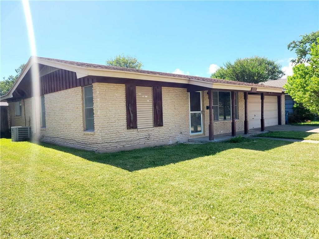 1305 Dallas St Property Photo 1