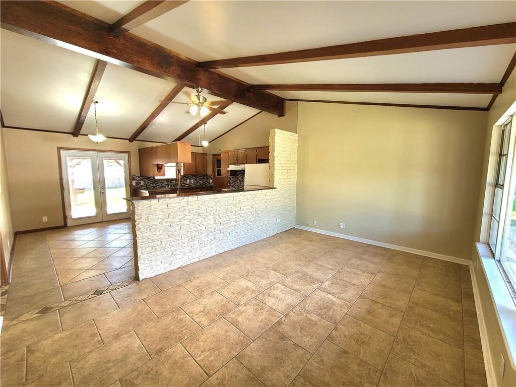1305 Dallas St Property Photo 3