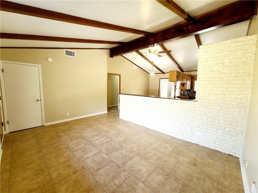 1305 Dallas St Property Photo 5