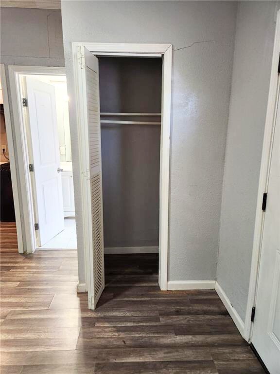 1009 Laredo St Property Photo 8