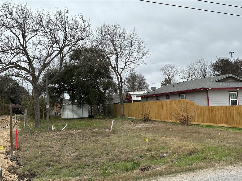 214 Sunset St Property Photo 2