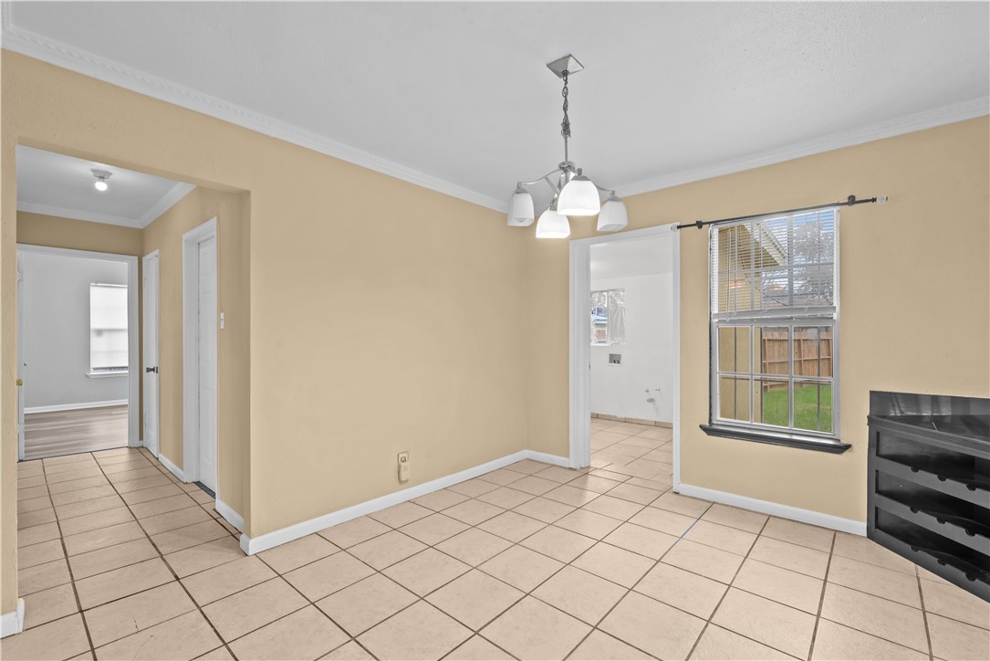 1541 Clodah Dr Property Photo 2