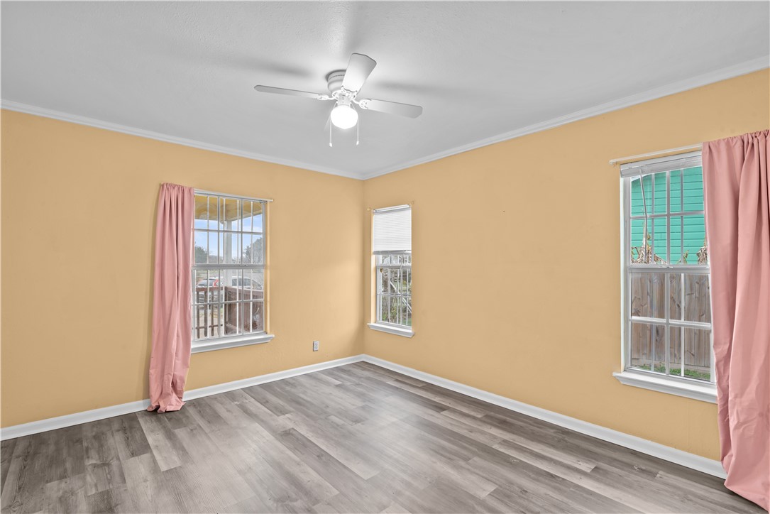 1541 Clodah Dr Property Photo 8