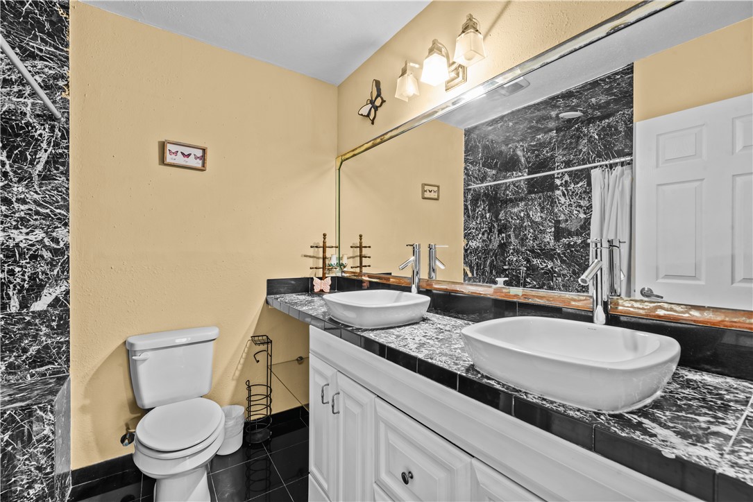 1541 Clodah Dr Property Photo 10