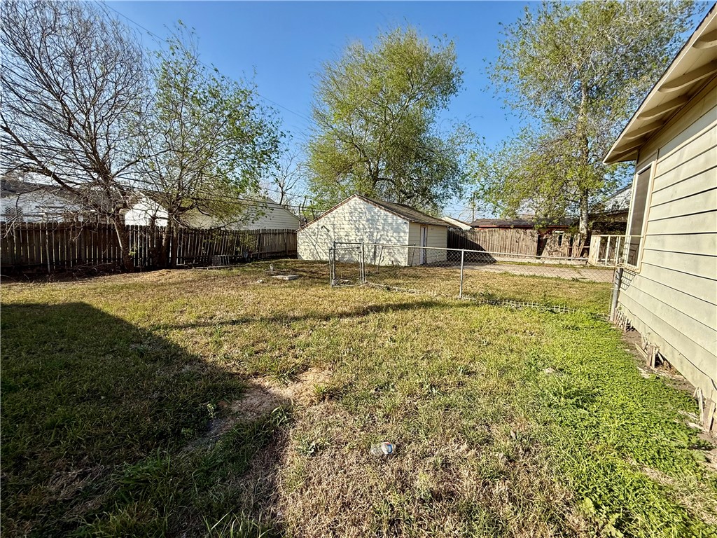 337 Baker Dr Property Photo 6