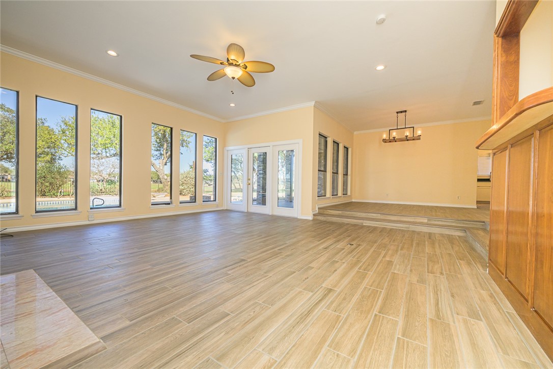 505 Spyglass St Property Photo 5
