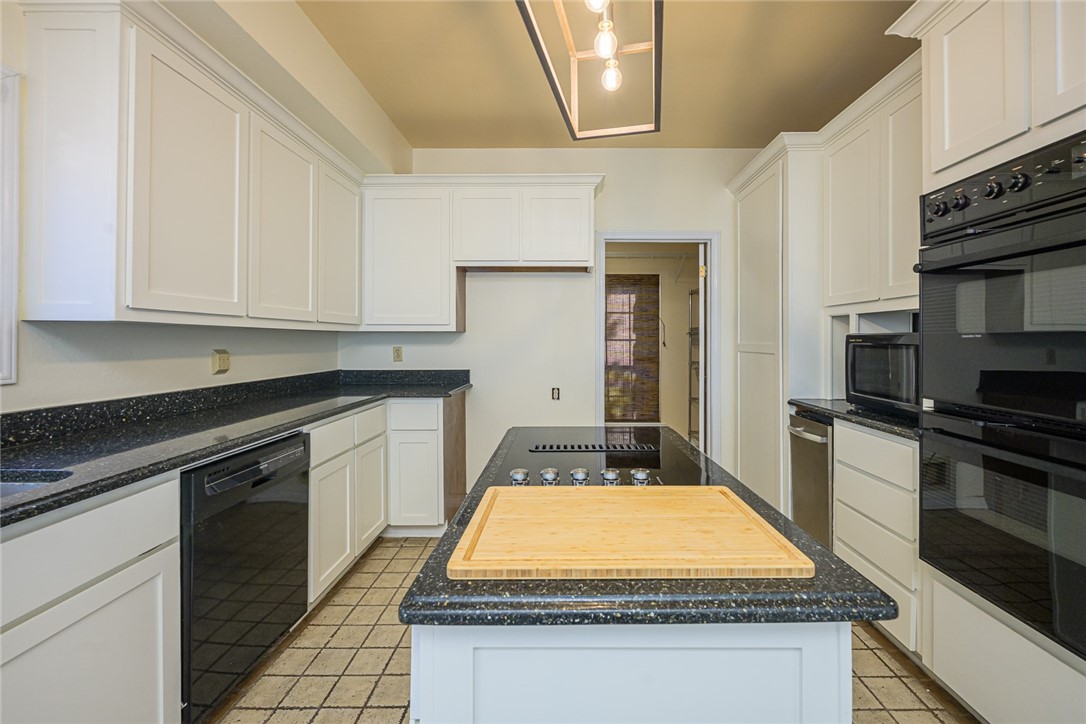 505 Spyglass St Property Photo 9