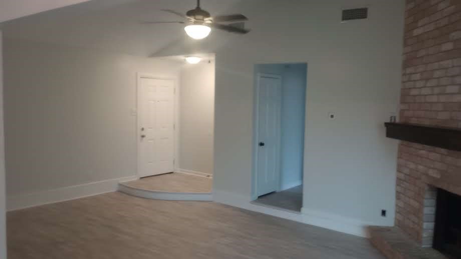 5813 Crest Willow Dr Property Photo 2