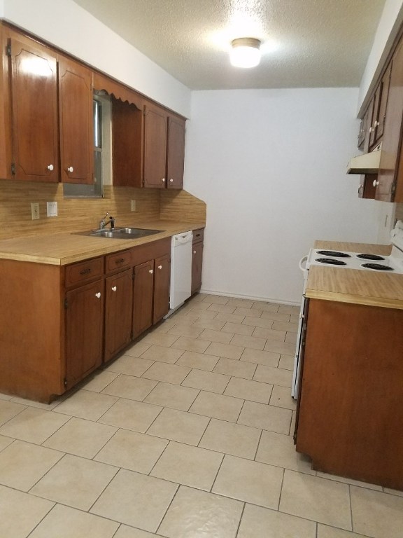 5205 Tolman St Property Photo 4